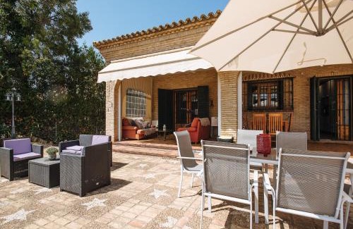 Gelves House | Divi Apartments Villa Reyes