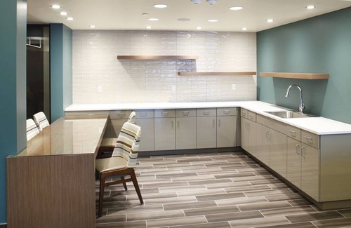 Northeast Bellevue Apartment | Divine Redmond Jr 1BR w/BBQ & Gym, nr Shopping, by Blueground