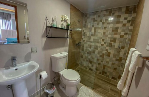 La Vega Province Apartment | DMero, Lujoso apartamento familiar cerrado.