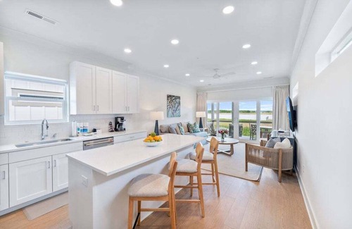 Georgetown House | Dock and Dwell at the Winyah Bay Club, Pool, Outdoor Lounge/Grill and Boat Slip included!