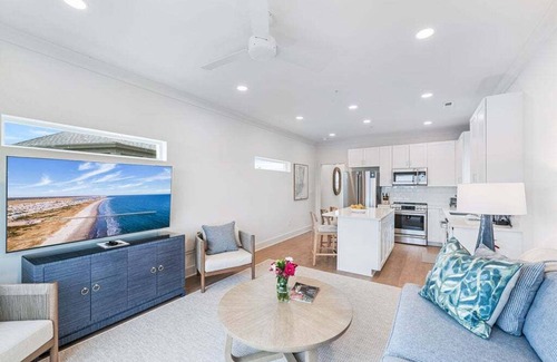 Georgetown House | Dock and Dwell at the Winyah Bay Club, Pool, Outdoor Lounge/Grill and Boat Slip included!