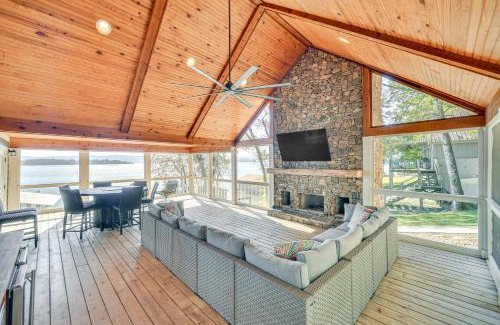 Groveoak House | Dock and Panoramic Views Guntersville Lake Retreat!