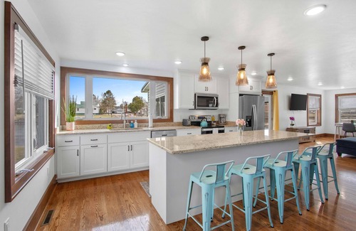 Oconto House | Dock & Drift: Kayaks&SUP|Lake Michigan|Hottub