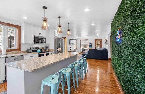 Oconto House | Dock & Drift: Kayaks&SUP|Lake Michigan|Hottub