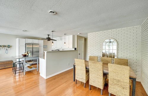 Union House | Dock & Kayaks: Lake-View Home, 29 Mi to Notre Dame