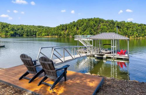 Marion House | Dockside of the Moon