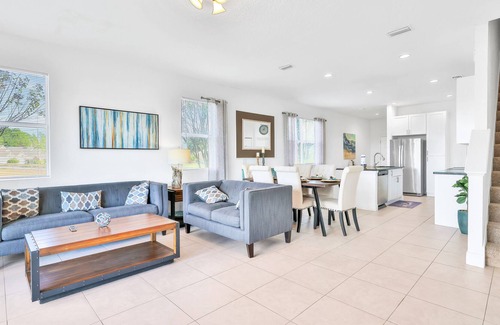 Bridgewater Crossing House | Dog-friendly corner townhome with lake views, pool, basketball & central AC