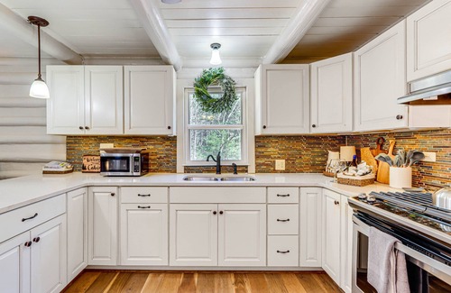 Hiawassee Cabin | Dog-Friendly Hiawassee Cabin Near Lake & Hiking