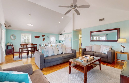 Dauphin Island House | Dog-friendly house w/canal views, balcony, private washer/dryer - close to beach