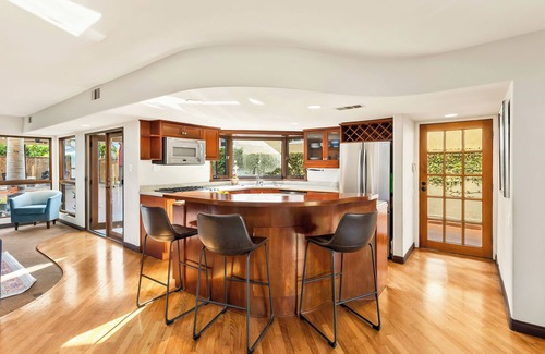 Capistrano Beach House | Doheny Capo Bch Home-Minutes to Harbor & Beaches- Nu Remodel-Hot Tub, AC, WIFI