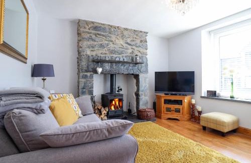 Gwynedd- Snowdonia House | Dola