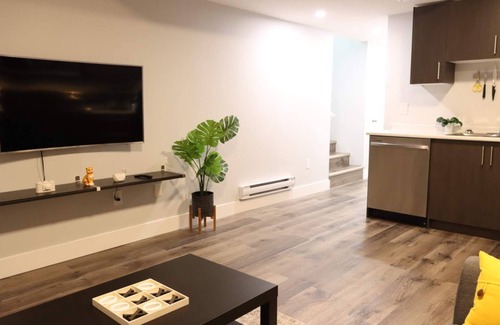 Saskatoon House | Dolce Casa@Sk: A Lovely 2 Bed Room gem you can call home.