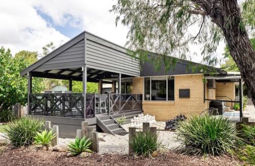 Dunsborough House | Dolce Vita - A Beachside Family Garden Retreat