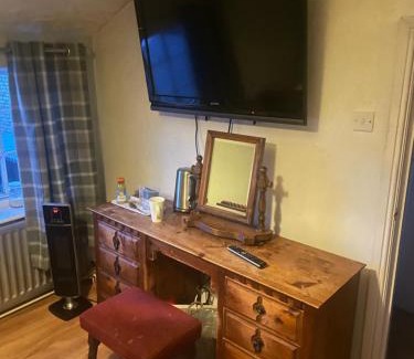 Llanymynech Bed & Breakfast | Dolphin Inn