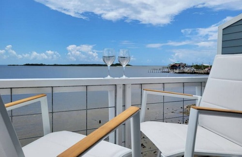Cedar Key Apartment | Dolphin Watch at the Cedar Cove Townhouses
