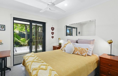 Port Macquarie House | Dolphin Way On The Canal - outdoor spa, private jetty