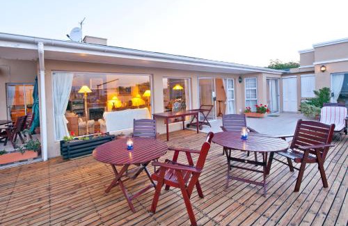 Robberg Beach Bed & Breakfast | Dolphins' Playground Beachfront B&B