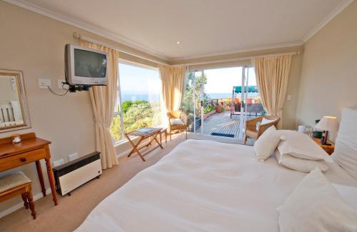 Robberg Beach Bed & Breakfast | Dolphins' Playground Beachfront B&B