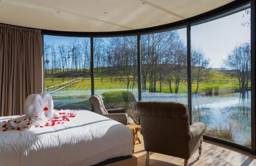 Saint-Jean-de-Trezy Hotel | Domaine de Rymska & Spa - Relais & Châteaux