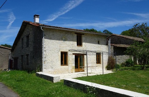 Chaunay House | Domaine du Clos de la Touche Parc et Piscine