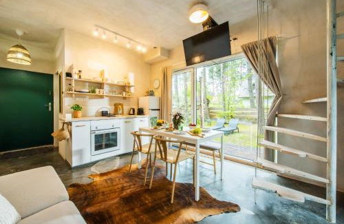 Lubiana House | Domek lubiana180 WABI SABI w lesie jacuzzi sauna kominek - drewno w cenie pobytu - nad jeziorem Kaszuby pieski tylko do 10kg za dodatkową opłatą