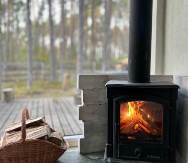 Lubiana House | Domek lubiana180 WABI SABI w lesie jacuzzi sauna kominek - drewno w cenie pobytu - nad jeziorem Kaszuby pieski tylko do 10kg za dodatkową opłatą
