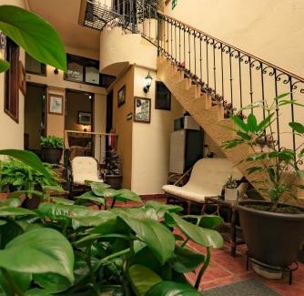 De Mexicanos Hotel | Dominnycos