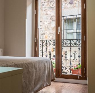 Santiago Apartment | Domus Seleqtia Plaza de Santiago