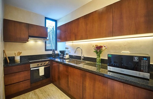 Zama Apartment | Don Quijote - Private pool & Beach club access