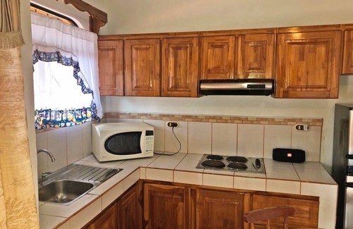 Quepos House | DONA MARTHA APARTMENT 1 BED 1 BATH PARKING & WIFI