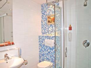Huaihai Road Commercial Area Hotel | Donghu Collection Hotel