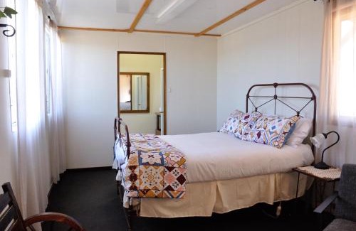 Wilga House | DONN4254C - Wilga Farm Stay - Cockatoo Cottage