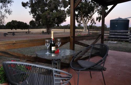 Wilga House | DONN4254C - Wilga Farm Stay - Cockatoo Cottage