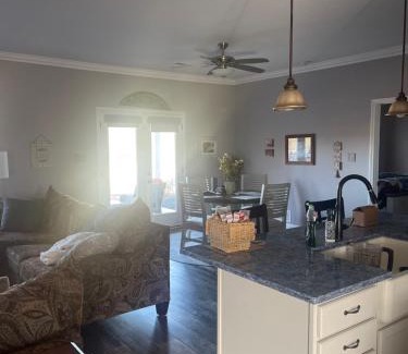 Loudon House | Donna’s Sunset Meadow