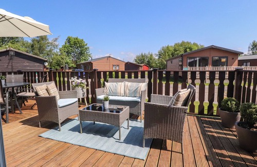 Warton Cottage | DOORMOUSE LODGE, pet friendly in South Lakeland Leisure Village