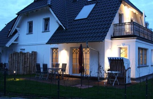 Born auf dem Darss House | Doppelhaushälfte mit Balkon und Terrasse in Ruhiger Lage