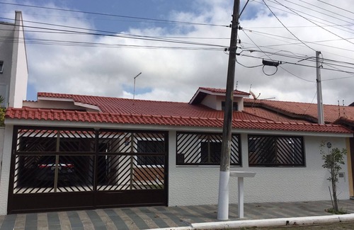 Parque Oasis House | Dorms 3 + Suite + Social + Pool + Banh Churrasc + 50 Metres from the beach