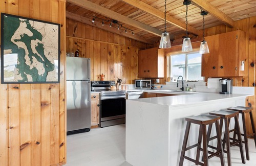 Freeland House | Double Bluff Beach & Deer Lagoon Whidbey Home