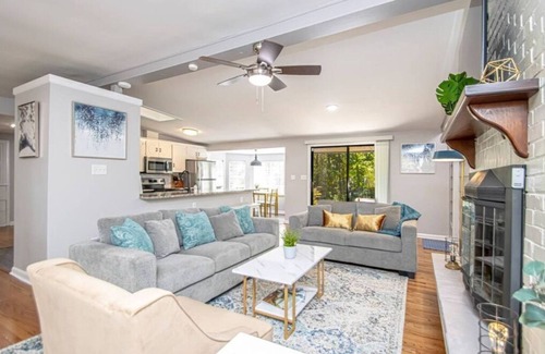Jacksonville House | Double Diamond Rentals – Spectacular Home W/Land
