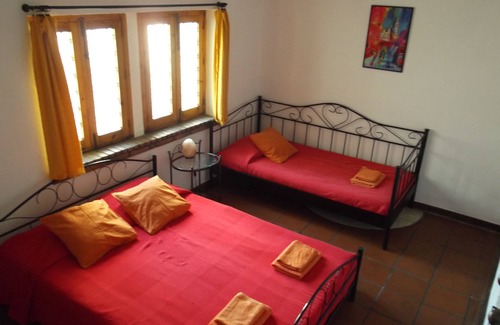 Quentar House | Double Ensuite Room in a Cosy Guesthouse in a Small Village