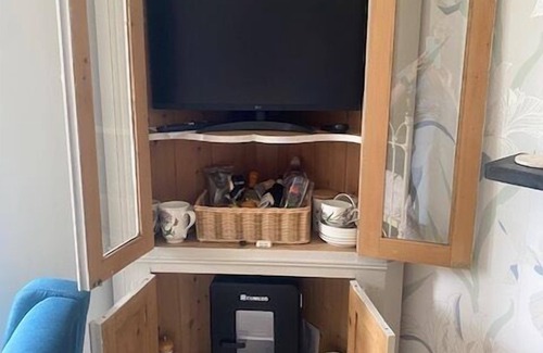 Llangollen Apartment | Double room-Ensuite with Shower-Landmark view