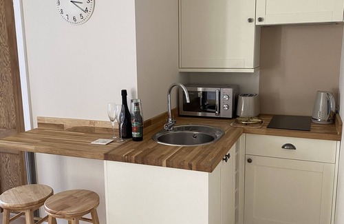 Llangollen Apartment | Double room-Ensuite with Shower-Landmark view