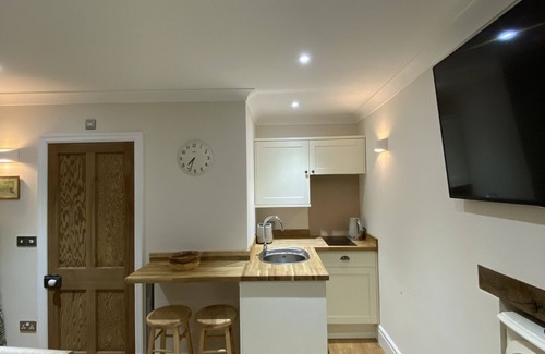 Llangollen Apartment | Double room-Ensuite with Shower-Landmark view