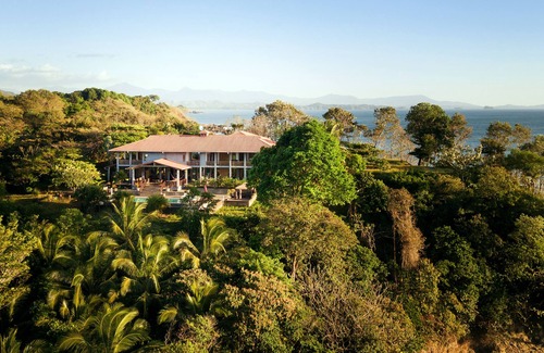 Torio House | Double room with partial ocean view balcony | Beachfront Boutique Hotel & Pool