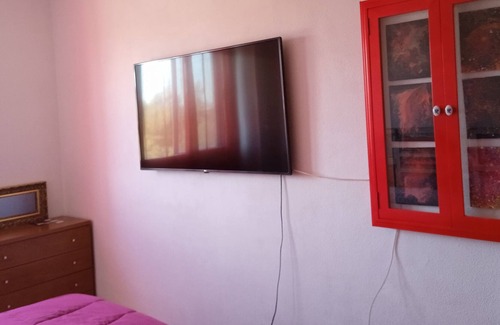 Parque Alcosa Bed & Breakfast | Double room with private bathroom. Palacios de Congresos-Airport of Seville.