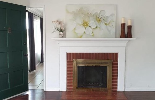 Riverside House | Double TwinBed/Private Room in a Charming bungalow