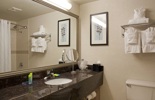 Russell Hotel | Doubletree by Hilton Pleasant Prairie Kenosha