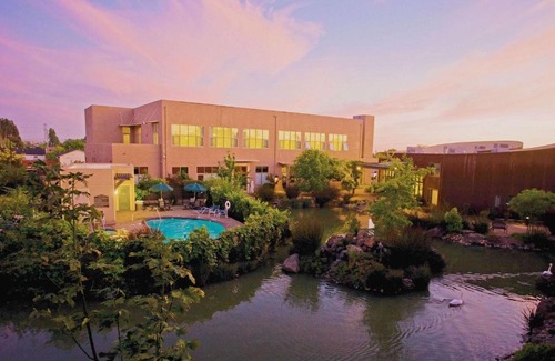 American Canyon Hotel | DoubleTree by Hilton Napa Valley - American Canyon