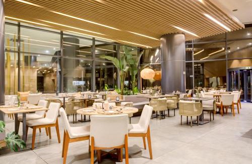 Cristal Hotel | DoubleTree by Hilton Porto Alegre