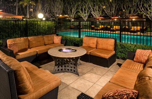 Harbor Hotel | DoubleTree by Hilton Carson